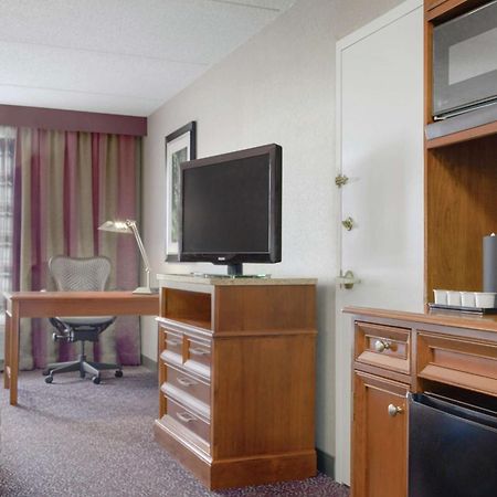 Hilton Garden Inn Springfield, Ma Екстериор снимка